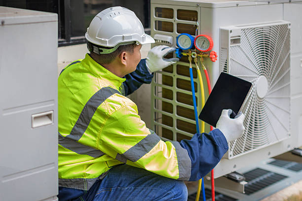 Professional Hvac Maintenance technician working in Jenkintown, PA